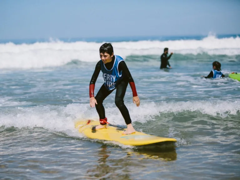 Photo de Ecole de surf Jerry Surf School