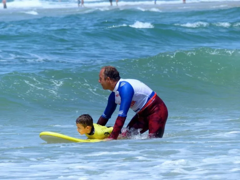 Photo de Ecole de Surf Esquiro