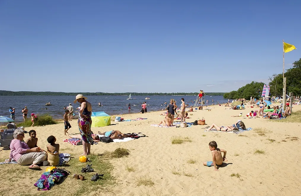 Plage du lac de Léon