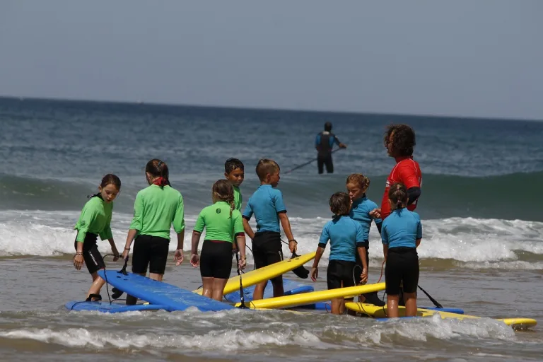 Photo de SURF OCEANIDES Ecole de Surf