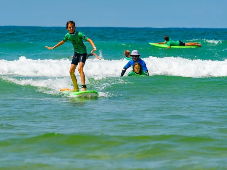 Photo de Ecole de Surf Esquiro