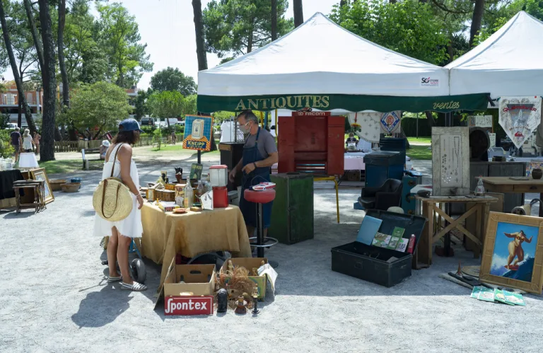 Photo de La brocante du centre-ville d’Hossegor