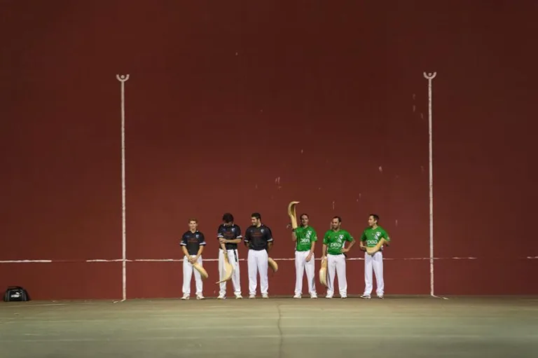 Photo de Pelote Basque et folklore landais