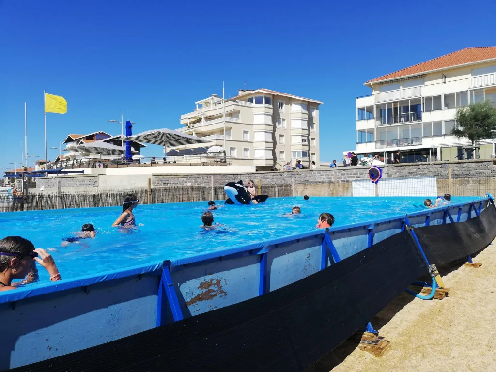 Cours de natation au club de plage des tritons à Capbreton