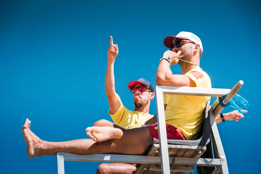 Surveillance des plages landaises par les nageurs sauveteurs