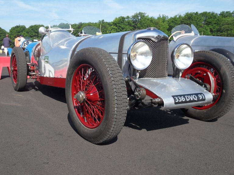 Photo de Rassemblement mensuel de véhicules de collection et d’exception