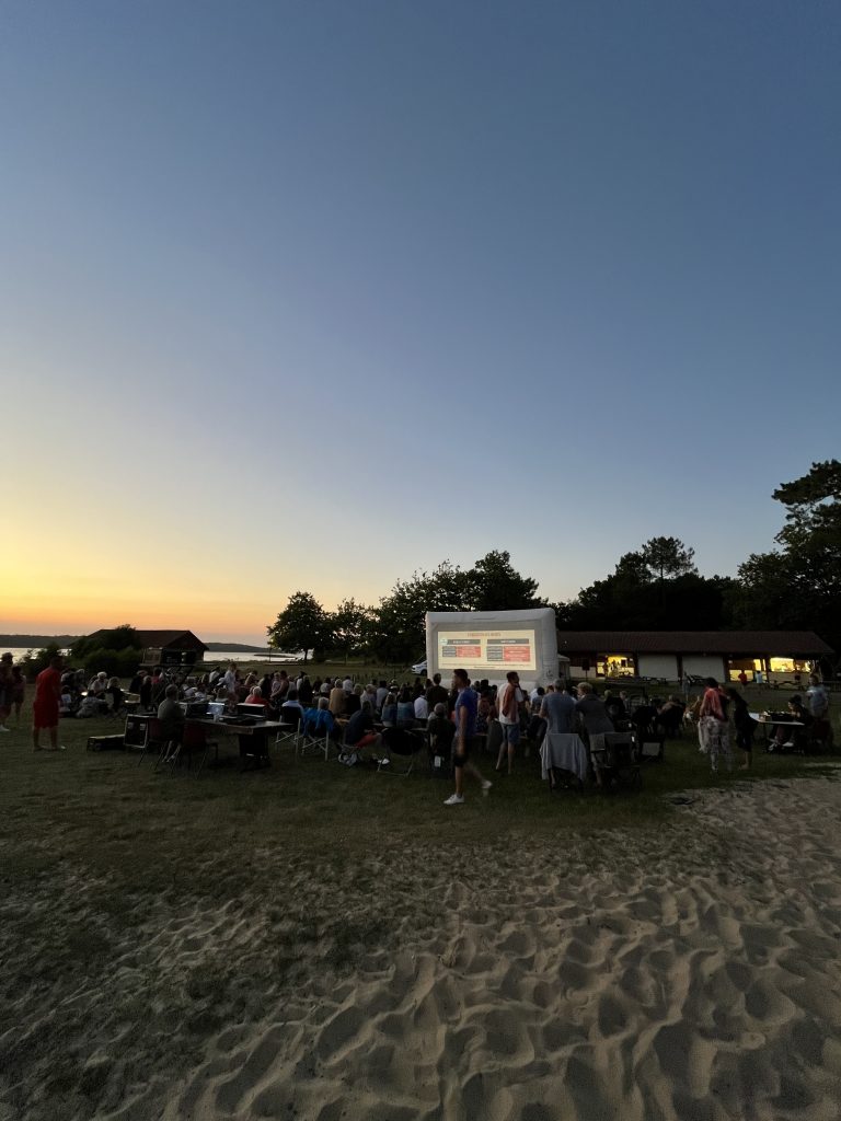 Photo de Cinéma en plein air à Sainte-Eulalie-en-Born