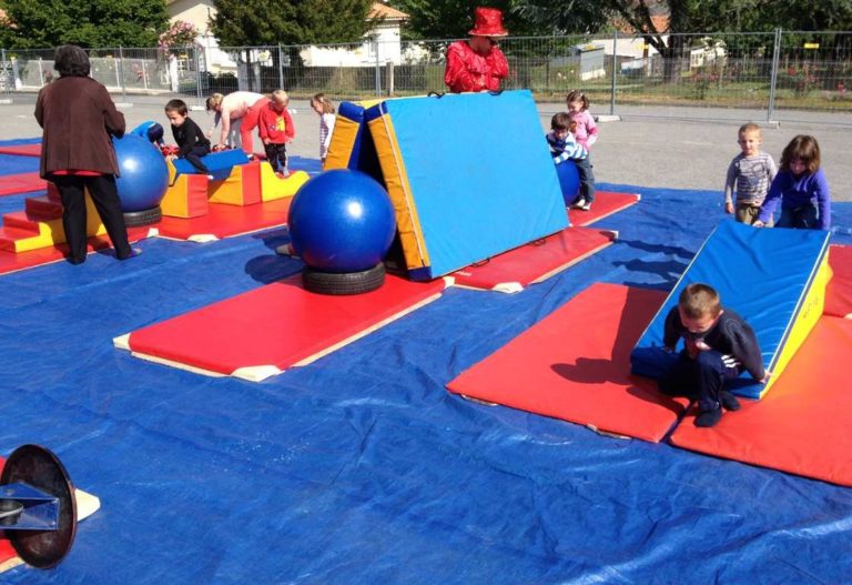 Photo de Rue du cirque – Atelier cirque à partir de 3 ans