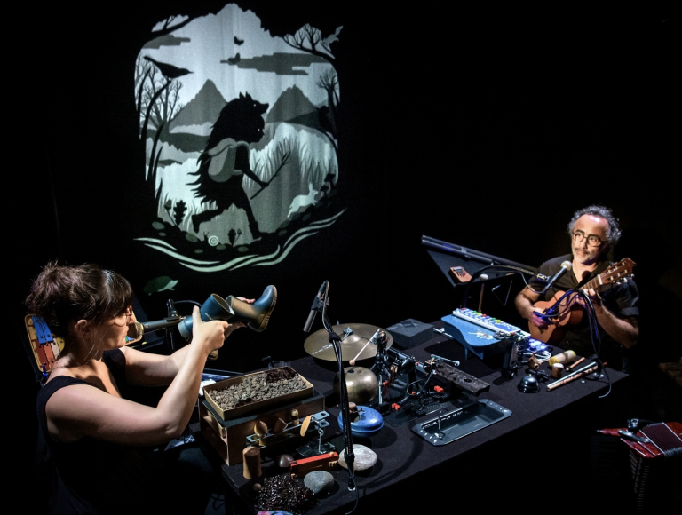 Photo de Dimanche&Cie – L’OURS ET LA LOUVE