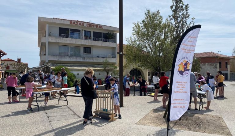 Photo de Jeux en bois surdimensionnés