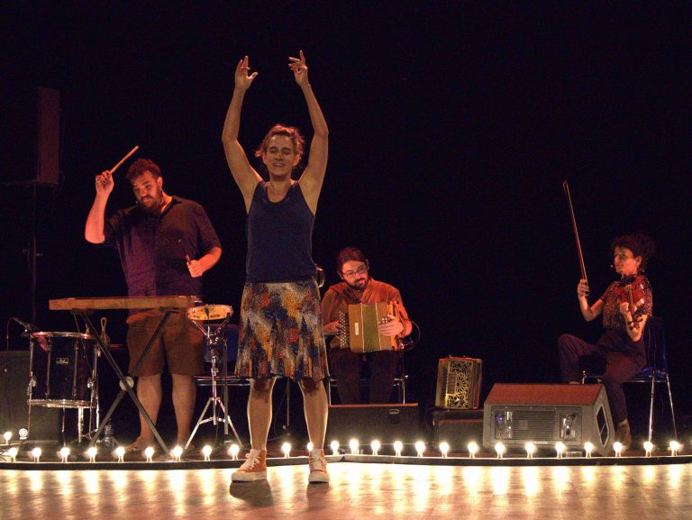 Photo de Festival du Conte / La d’âme de compagnie (Chloé Martin) – Comment ça se danse ?