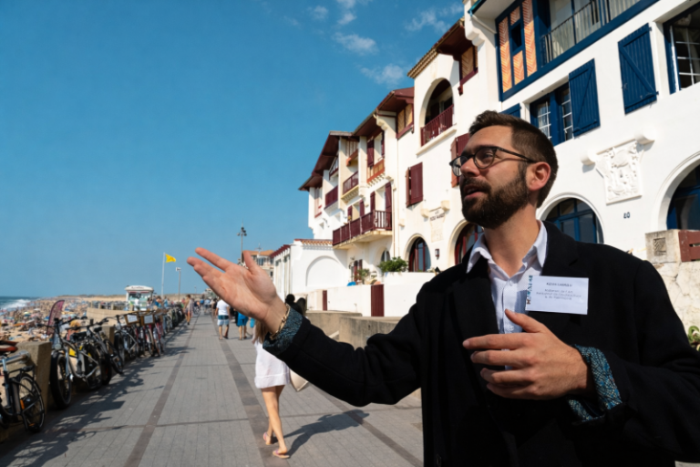 Photo de Visite guidée – Visite de la Place des Landais d&rsquo;Hossegor avec Kevin Laussu