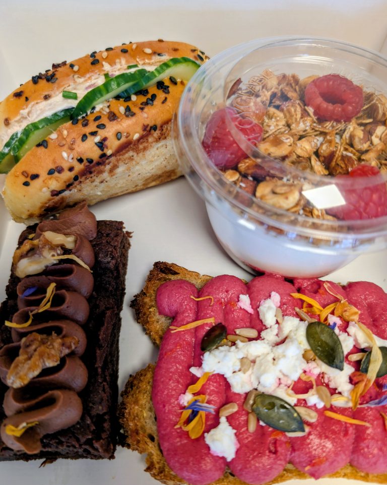 Photo de Brunch Céramique : votre spot pour chiller