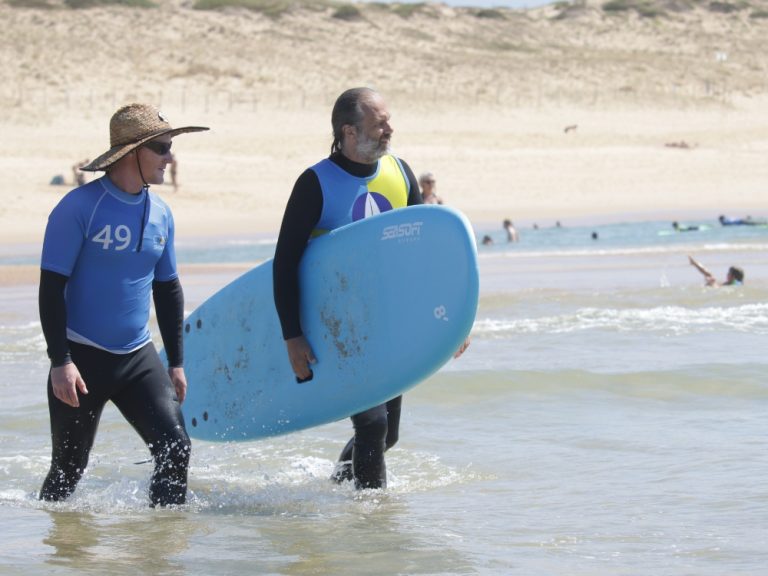 Photo de Boarding Mania Surf School