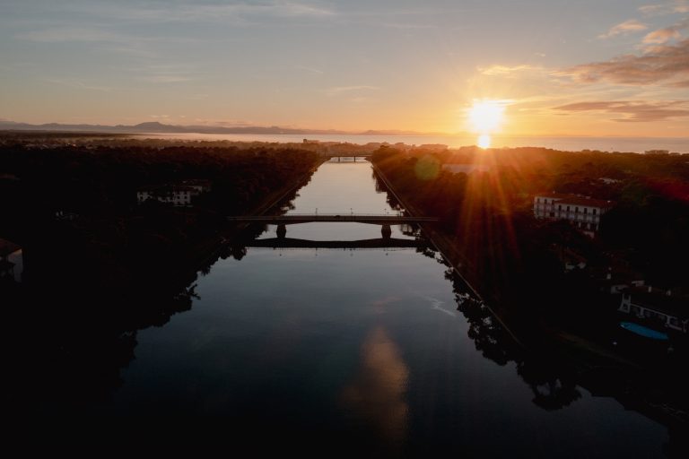 Photo de Visite guidée – Visite historique autour du canal d&rsquo;Hossegor avec Kevin Laussu