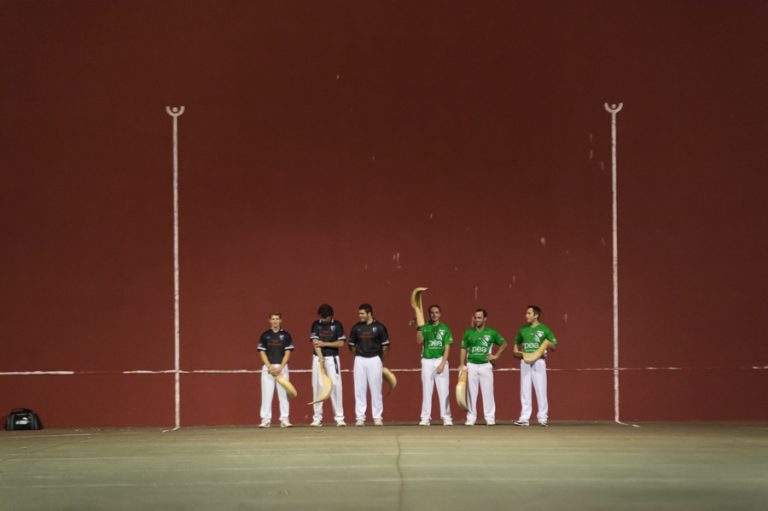 Photo de Pelote Basque et folklore landais
