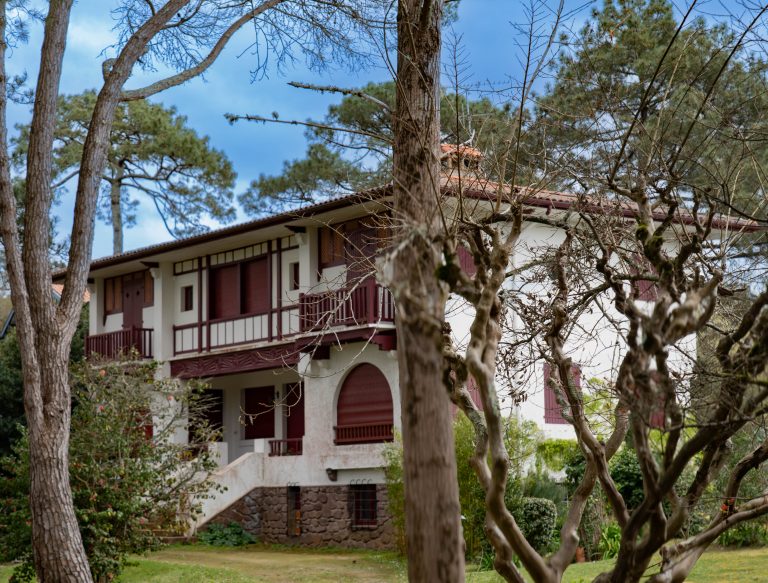 Photo de Visite guidée – Secrètes villas du golf, décors et jardins